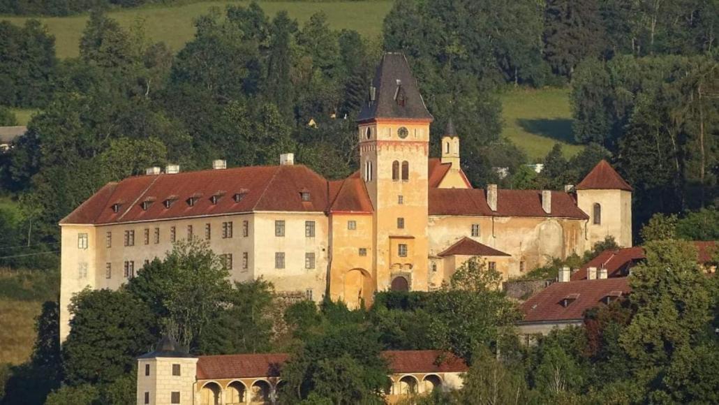 Apartmany Zamek - Vimperk Exteriör bild